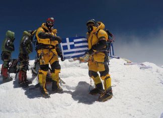 Αντώνη Συκάρης και Mike Ευμορφίδης στην κορυφή του Έβερεστ