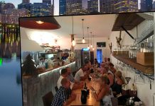 Έφη Χατζηβλαστού, Ouzo Greek Restaurant Avalon στο Σίδνεϊ της Αυστραλίας