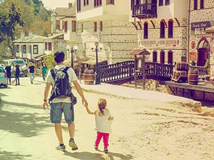 Γιώργος, Γιώτα & Αναστασία Greek Family Travel