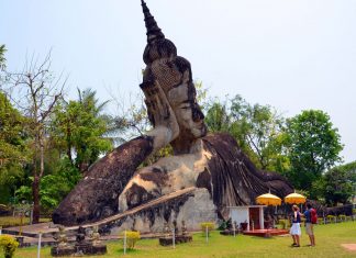 Το πάρκο του Βούδα στο Λάος