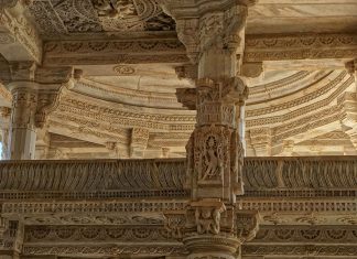 Ναός Ranakpur φημίζεται για την τέχνη και την αρχιτεκτονική του στην Ινδία, pixabay