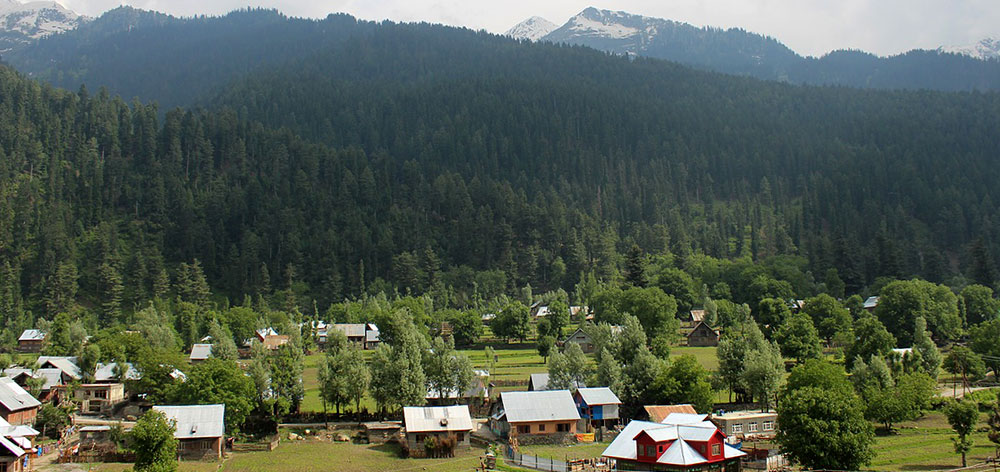Kashmir Valley, Pir Panjal Range and Himalayas range in India