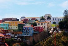 Τα πολύχρωμα σπίτια του Βαλπαραΐσο στην Χιλή